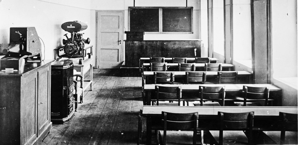 Der eigene Schulungsraum mit Vorführgeräten. Der Gedanke, Wissen weiterzugeben, ist bis heute geblieben.